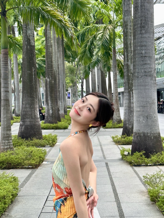 假面女郎 封面